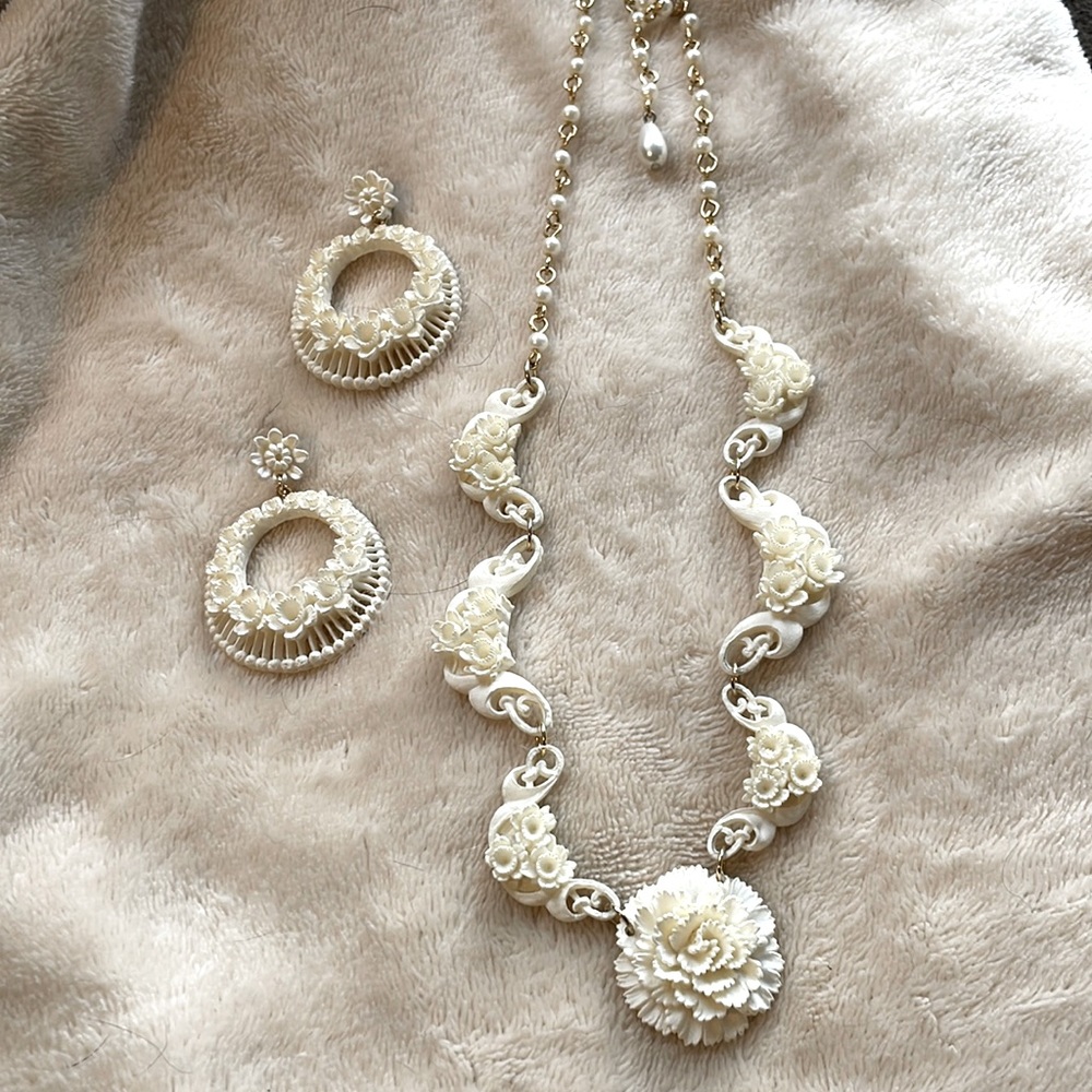Vintage earring and necklace set